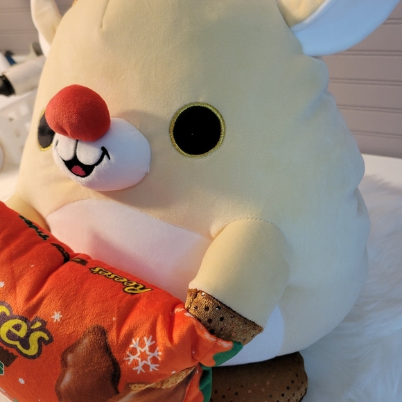 Snackles Zuru Rudi Reese's Peanut Butter Trees Plush Toy - Picture 5 of 10